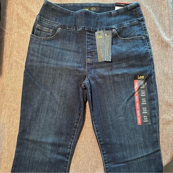 NWT Women's Sculpting Slim Fit Leg Midrise Pull On Jean Landslide Size 10 Short - Picture 1 of 11